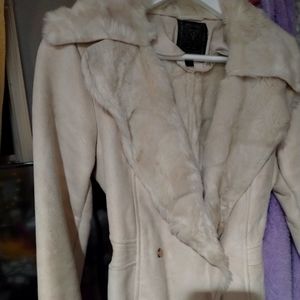 Guess suede cream color jacket with fur